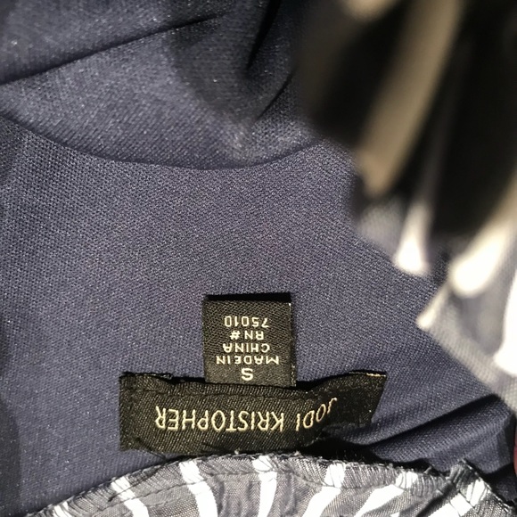 Off the shoulder dress - Picture 3 of 4